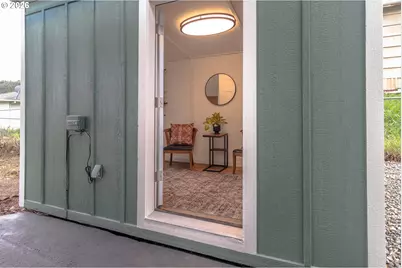 765 W Rainbow St, Roseburg, OR 97471 - Photo 41