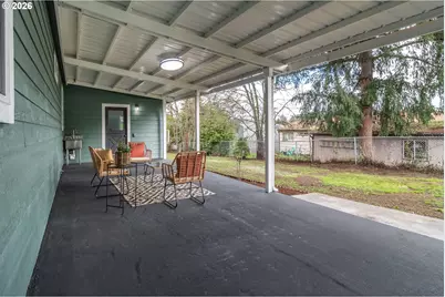 765 W Rainbow St, Roseburg, OR 97471 - Photo 37