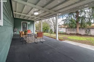 765 W Rainbow St, Roseburg, OR 97471 - Photo 37