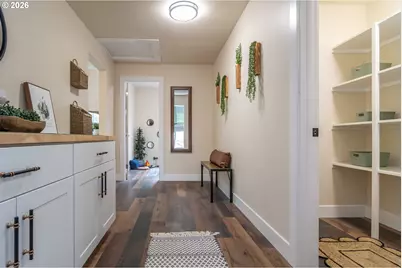 765 W Rainbow St, Roseburg, OR 97471 - Photo 17