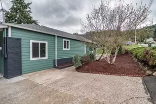 765 W Rainbow St, Roseburg, OR 97471 - Photo 45