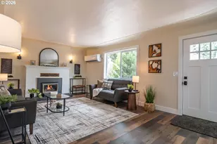 765 W Rainbow St, Roseburg, OR 97471 - Photo 3