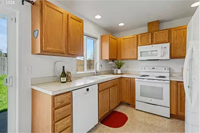 550 SE Hankel St, Dallas, OR 97338 - Photo 13