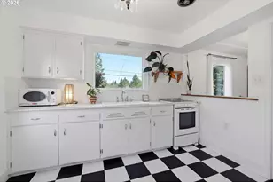 5726 SW Florida St, Portland, OR 97219 - Photo 11