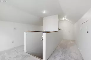 5726 SW Florida St, Portland, OR 97219 - Photo 21