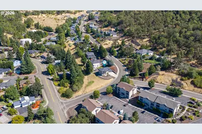 2712 NW Daysha Dr, Roseburg, OR 97471 - Photo 35