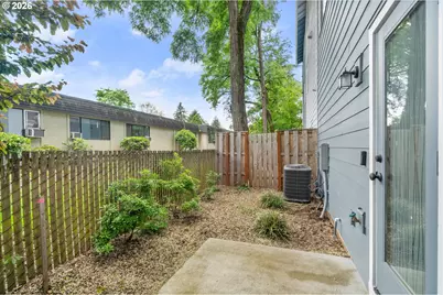 12076 SE Harold St, Portland, OR 97266 - Photo 13