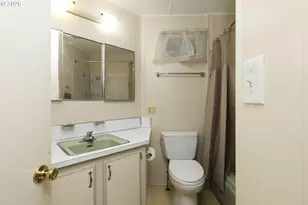 11453 SW Royal Villa Dr, Portland, OR 97224 - Photo 23