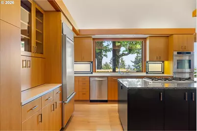 1117 SW Mitchell Ln, Portland, OR 97239 - Photo 11