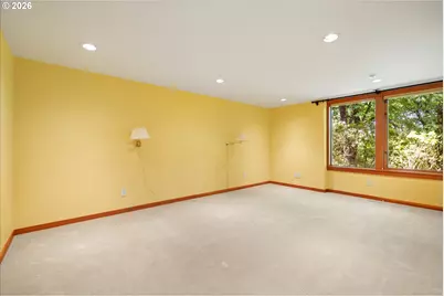 1117 SW Mitchell Ln, Portland, OR 97239 - Photo 37