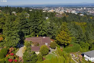 1117 SW Mitchell Ln, Portland, OR 97239 - Photo 47