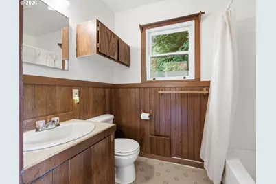 1829 Irving Ave, Astoria, OR 97103 - Photo 15