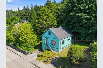 1829 Irving Ave, Astoria, OR 97103 - Photo 3