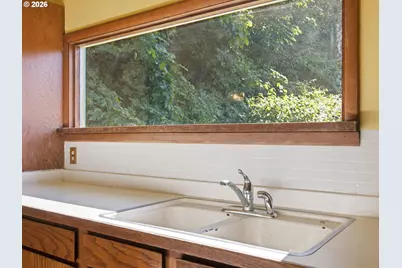 1829 Irving Ave, Astoria, OR 97103 - Photo 13