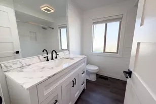 1320 NE 17th St, Gresham, OR 97030 - Photo 9