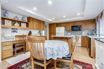 2119 NE 158th Ave, Portland, OR 97230 - Photo 15
