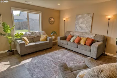 3352 NE Daffodil Dr, McMinnville, OR 97128 - Photo 13