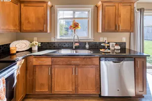 3352 Northeast Daffodil Drive, McMinnville, OR 97128 - Photo 7