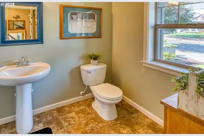 3352 NE Daffodil Dr, McMinnville, OR 97128 - Photo 5