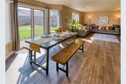 3352 NE Daffodil Dr, McMinnville, OR 97128 - Photo 9