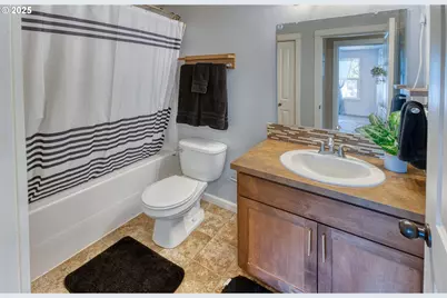 3352 NE Daffodil Dr, McMinnville, OR 97128 - Photo 21