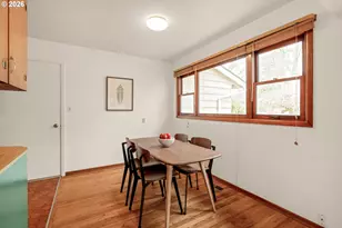 7825 SE Sherman St, Portland, OR 97215 - Photo 9