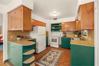 7825 SE Sherman St, Portland, OR 97215 - Photo 13