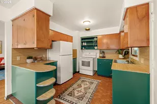 7825 SE Sherman St, Portland, OR 97215 - Photo 13