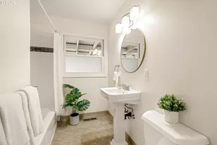 7825 SE Sherman St, Portland, OR 97215 - Photo 17