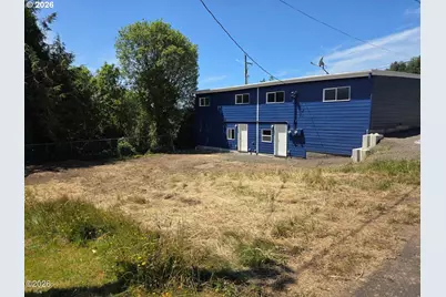 306 8th St, Garibaldi, OR 97118 - Photo 3