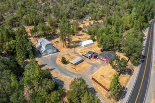 3461 W Evans Creek Rd, Rogue River, OR 97537 - Photo 1