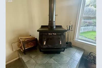 11445 E Mapleton Rd, Mapleton, OR 97453 - Photo 17