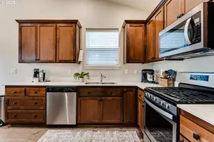 4576 Romy Ct, Eugene, OR 97402 - Photo 17