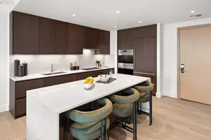 550 SW 10th Ave, Portland, OR 97205 - Photo 7