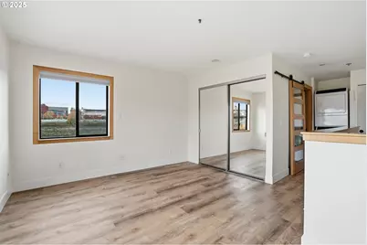 820 NW Naito Pkwy #G11, Portland, OR 97209 - Photo 15