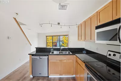 820 NW Naito Pkwy #G11, Portland, OR 97209 - Photo 5