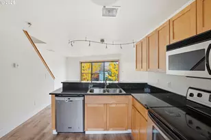 820 NW Naito Pkwy, Portland, OR 97209 - Photo 5