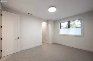 2560 Glen Eagles Pl, Lake Oswego, OR 97034 - Photo 27