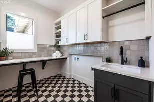 2560 Glen Eagles Pl, Lake Oswego, OR 97034 - Photo 19