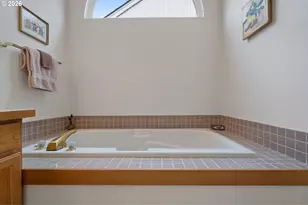 5799 Langford Ln, Lake Oswego, OR 97035 - Photo 27