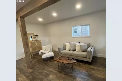 820 B St, Springfield, OR 97477 - Photo 5