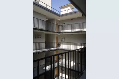 2020 SW Main St #405, Portland, OR 97205 - Photo 27
