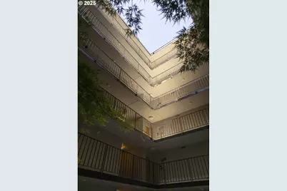 2020 SW Main St #405, Portland, OR 97205 - Photo 31