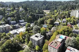 2020 SW Main St, Portland, OR 97205 - Photo 3