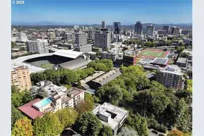 2020 SW Main St #405, Portland, OR 97205 - Photo 33