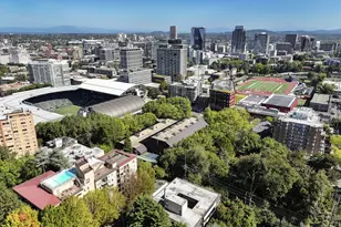 2020 SW Main St, Portland, OR 97205 - Photo 33