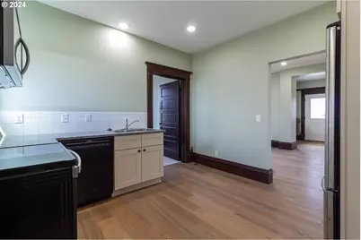 235 NE 3rd St, Hermiston, OR 97838 - Photo 11