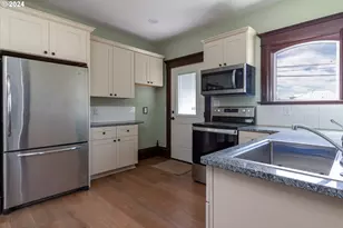 235 NE 3rd St, Hermiston, OR 97838 - Photo 9