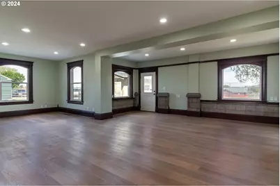 235 NE 3rd St, Hermiston, OR 97838 - Photo 3