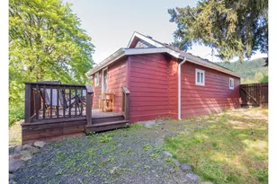 37526 Row River Rd, Dorena, OR 97434 - Photo 17